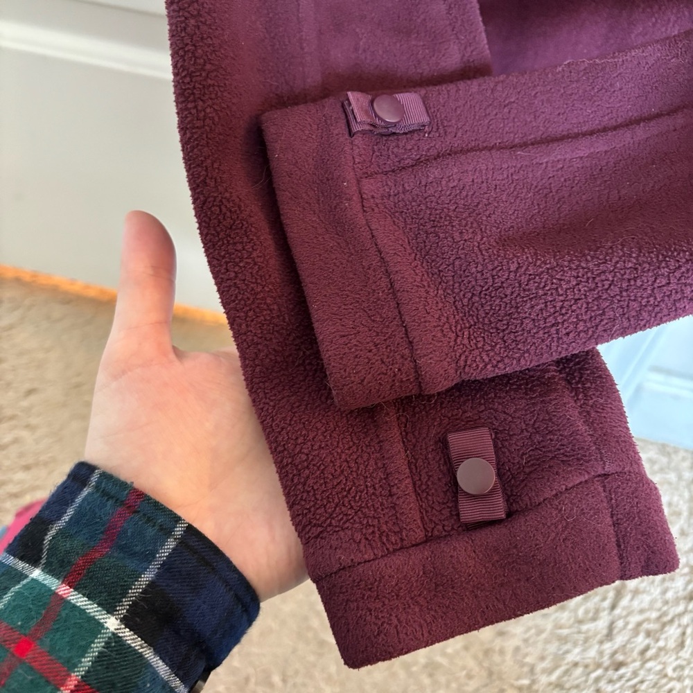 The North Face Fleece Jacket - Picture 7 of 12